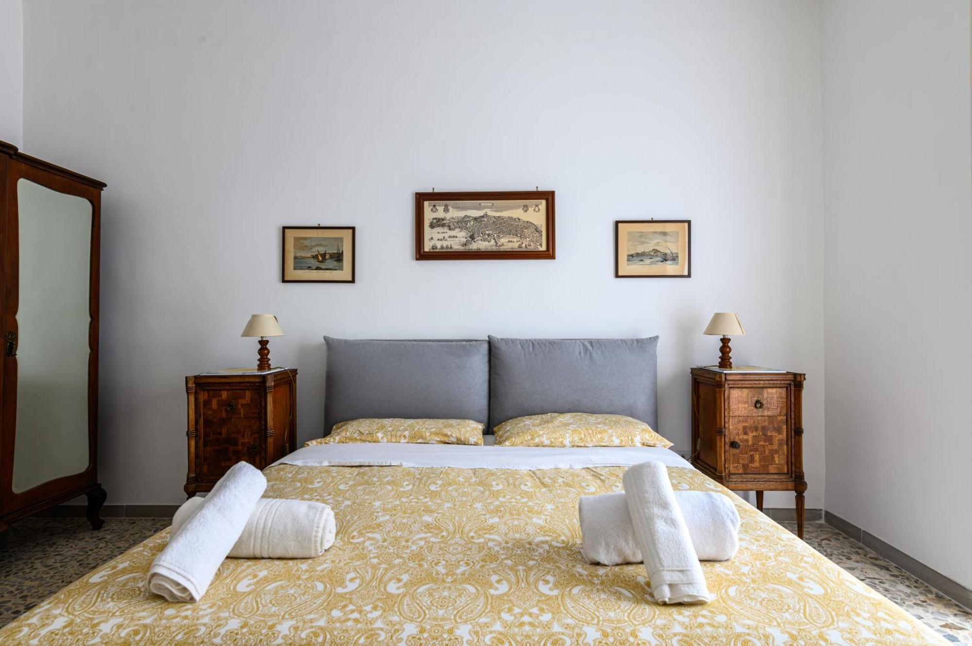 Via Coriolano 8 Apartment Naples